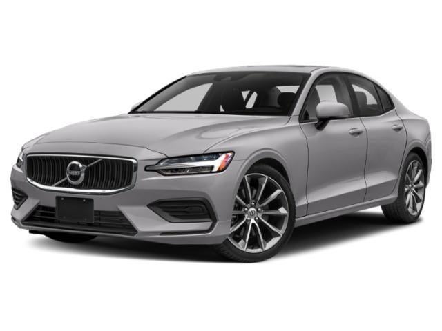 2022 Volvo S60 B5 Momentum in Gray — front three-quarter view