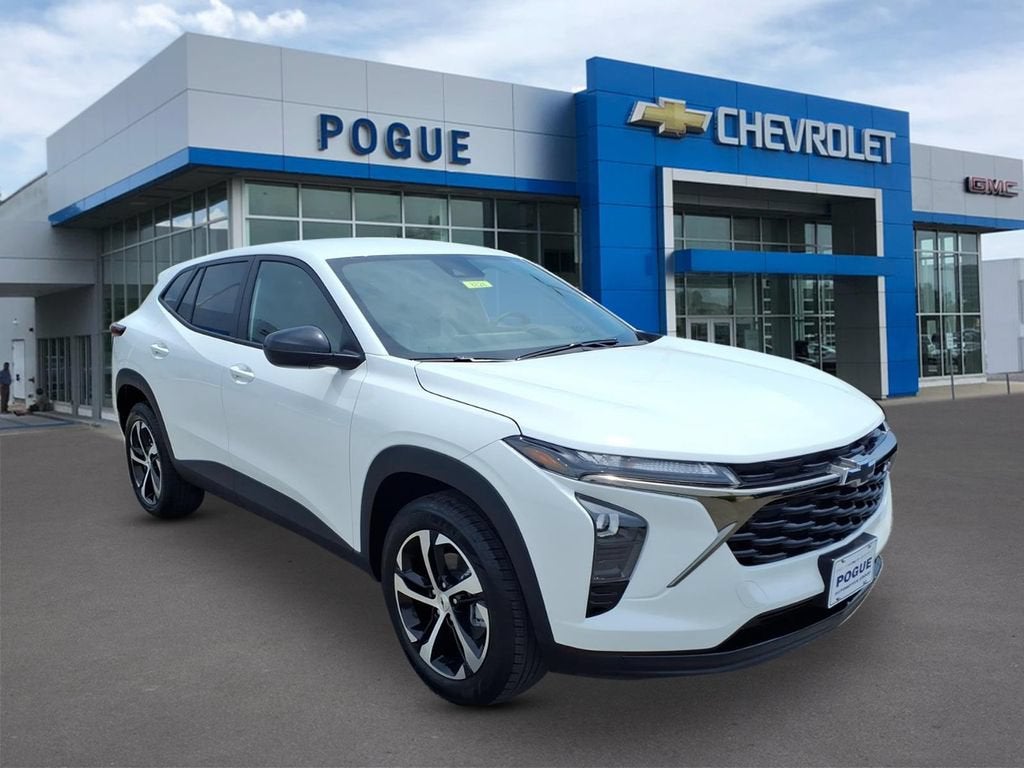 2026 Chevrolet Trax 1RS in Summit White — front three-quarter view
