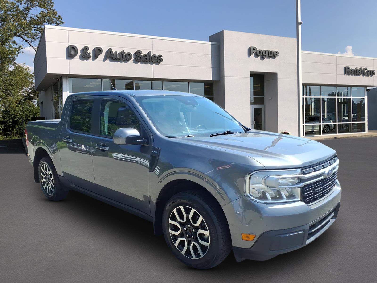 2023 Ford Maverick Lariat in Carbonized Gray Metallic — front three-quarter view